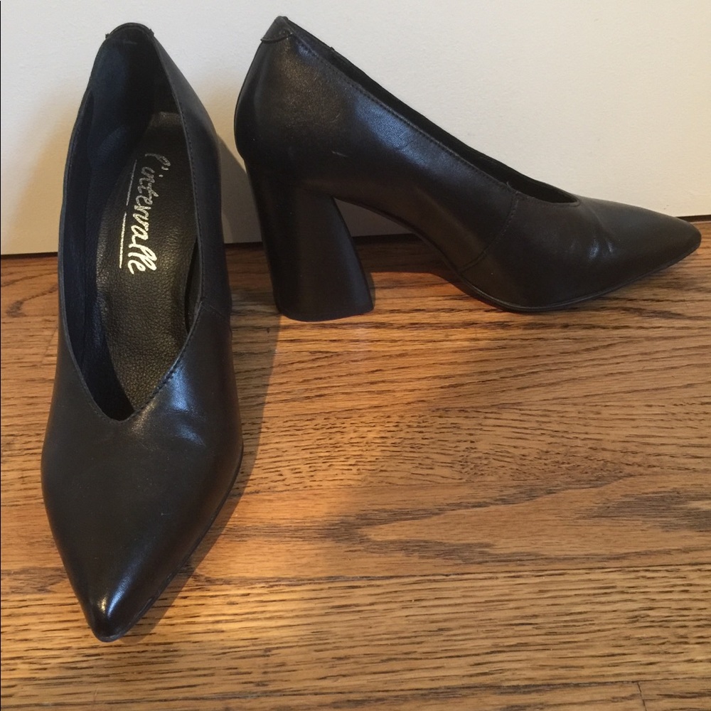 L’Intervalle block heel shoes